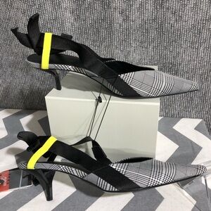 NWT ZARA Kitten Heels